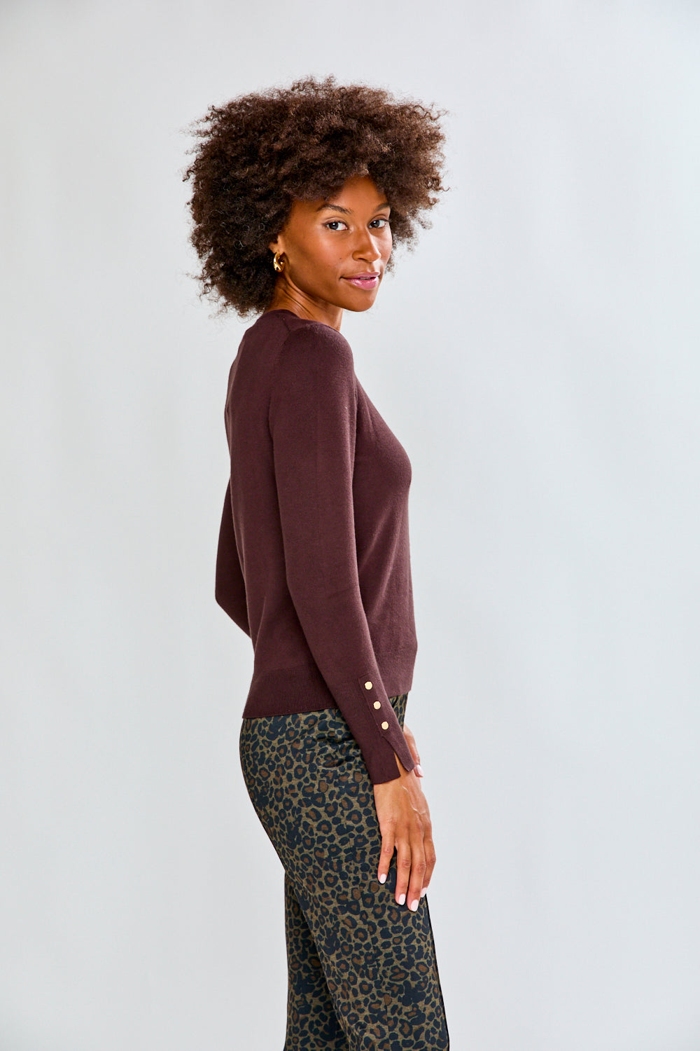 Crew Pullover With Button Cuff Slit in Espresso