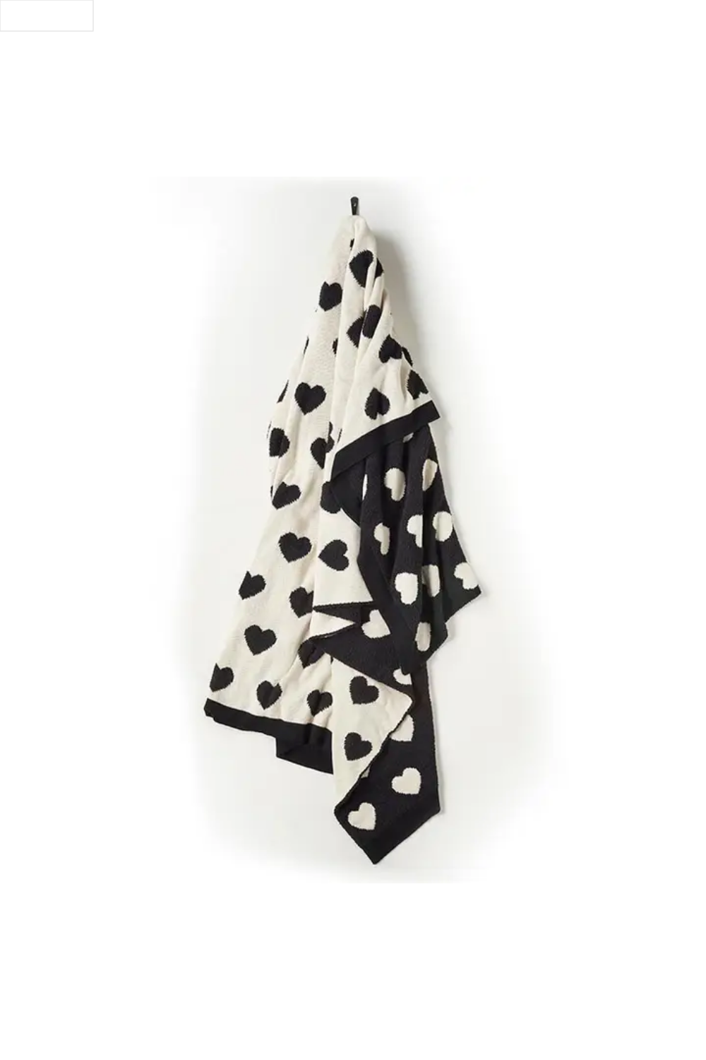 Black/ivory printed heart blanket