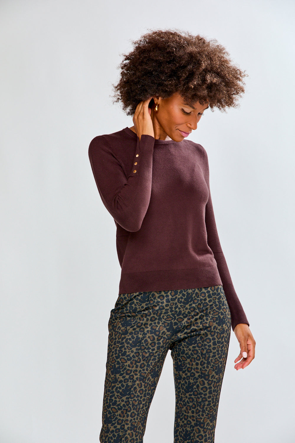 Crew Pullover With Button Cuff Slit in Espresso