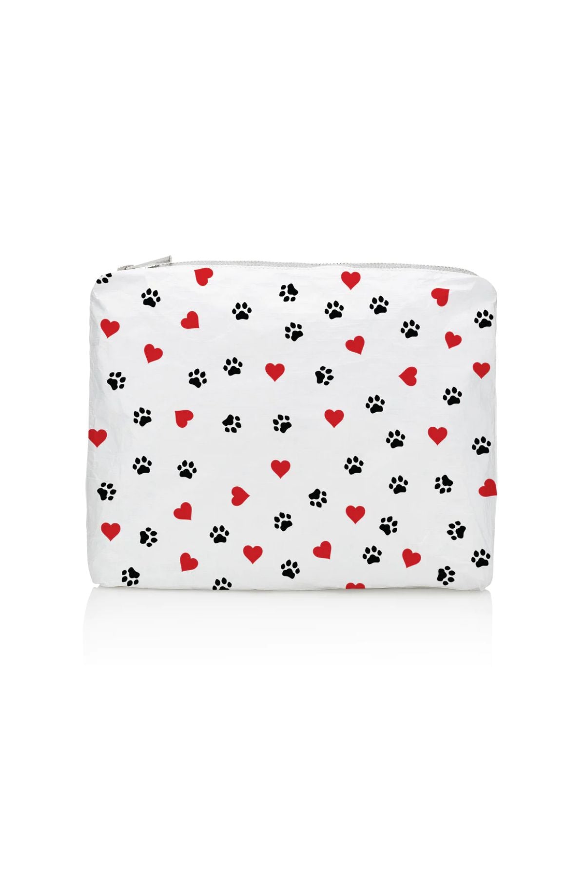 Travel pack with hearts and paws