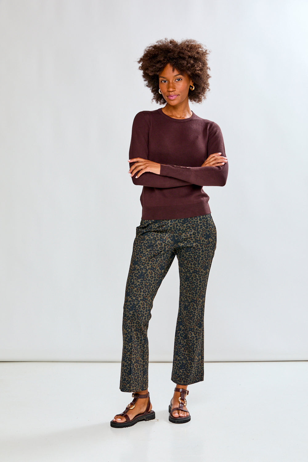 Crew Pullover With Button Cuff Slit in Espresso