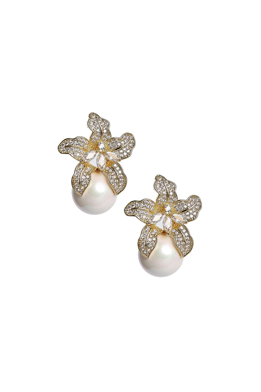 Pearl statement earring