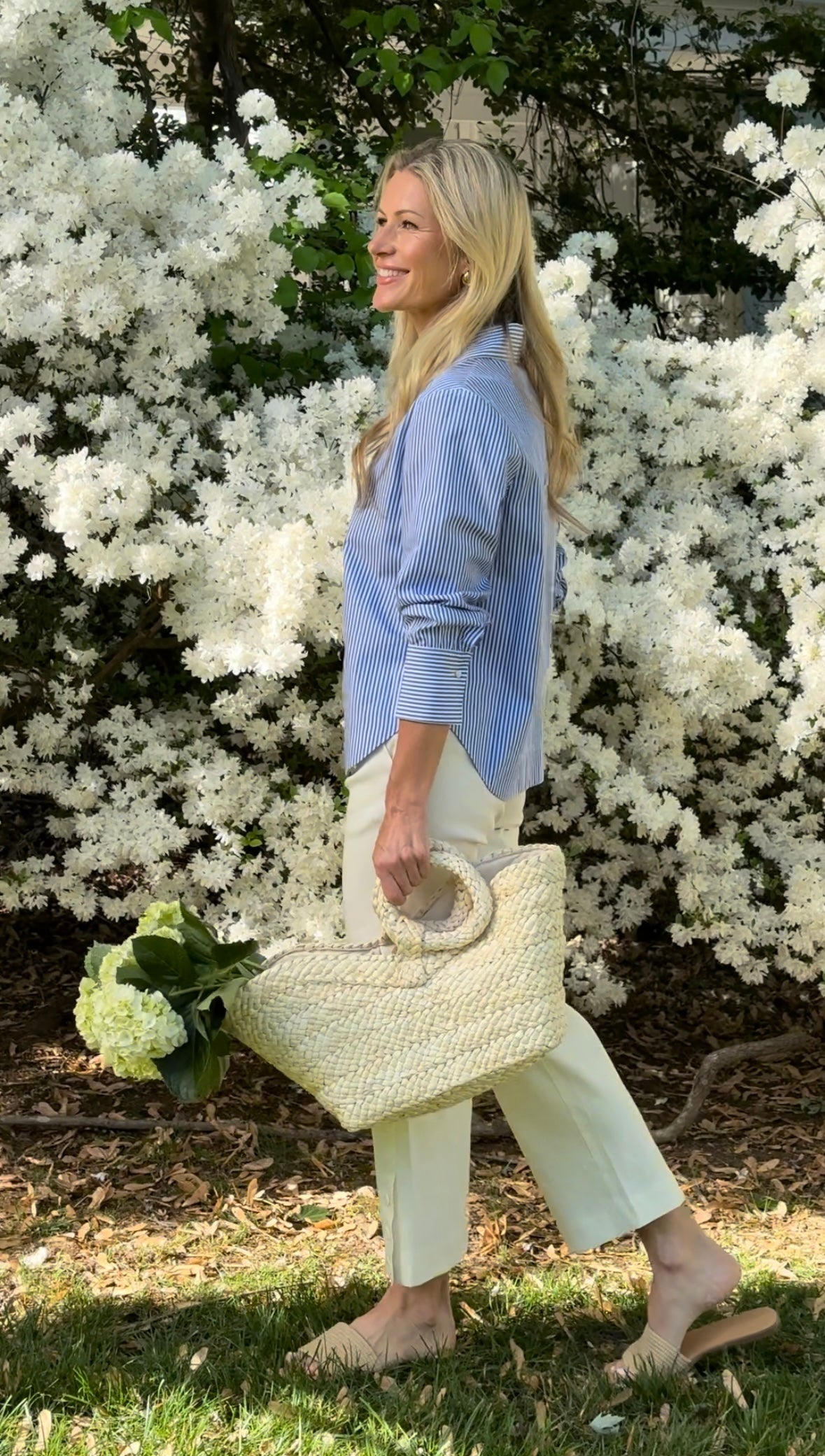 Ring handle tote