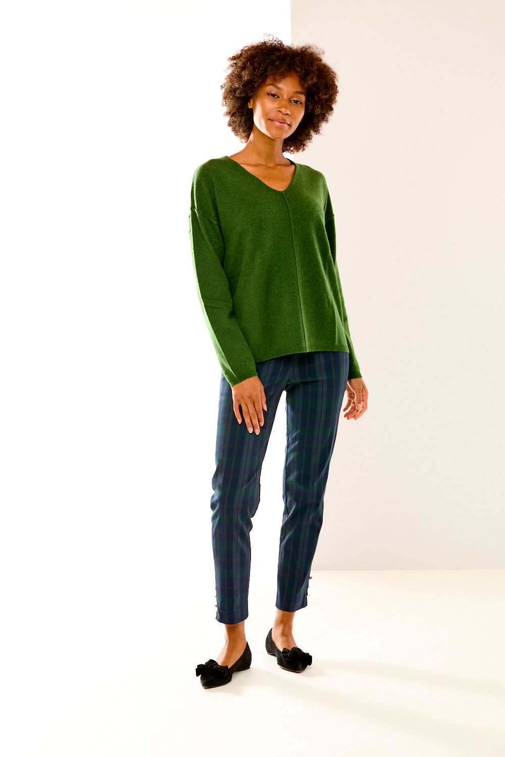 Cashmere V Neck Pullover in Fatigue