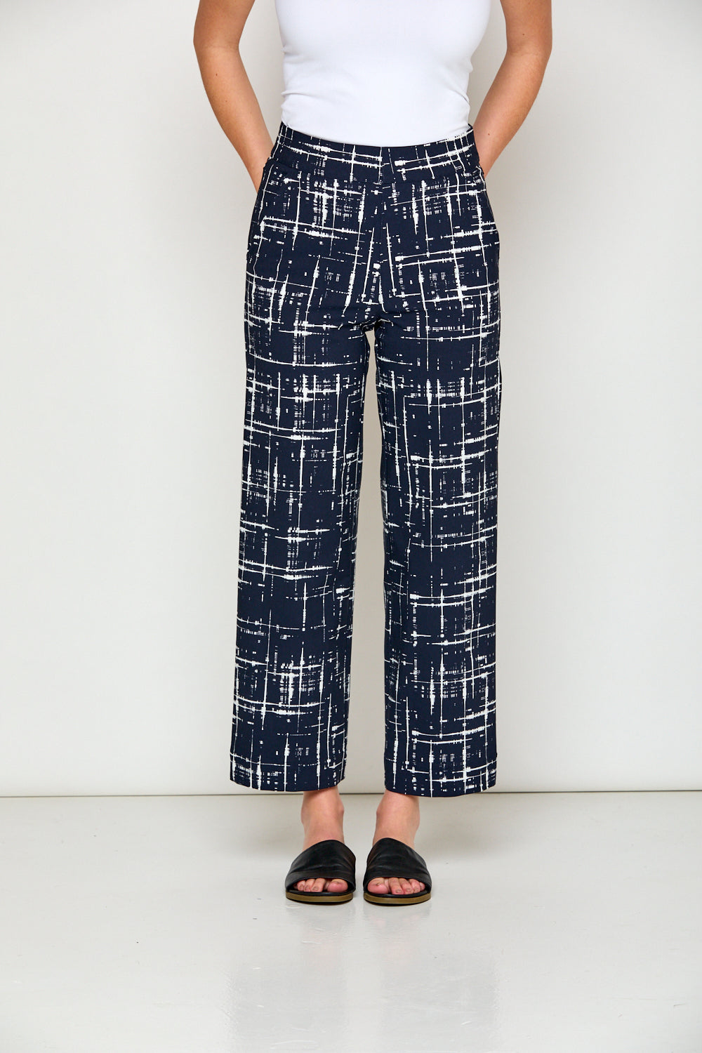 Midnight and white willow pant