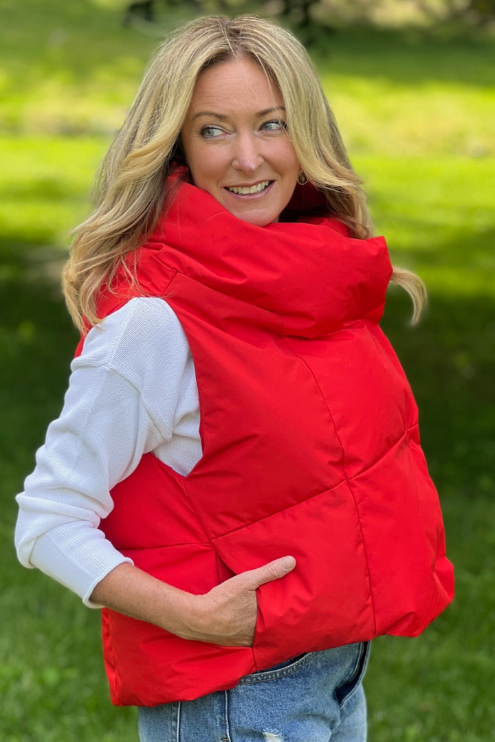 The Puffer Vest in Red