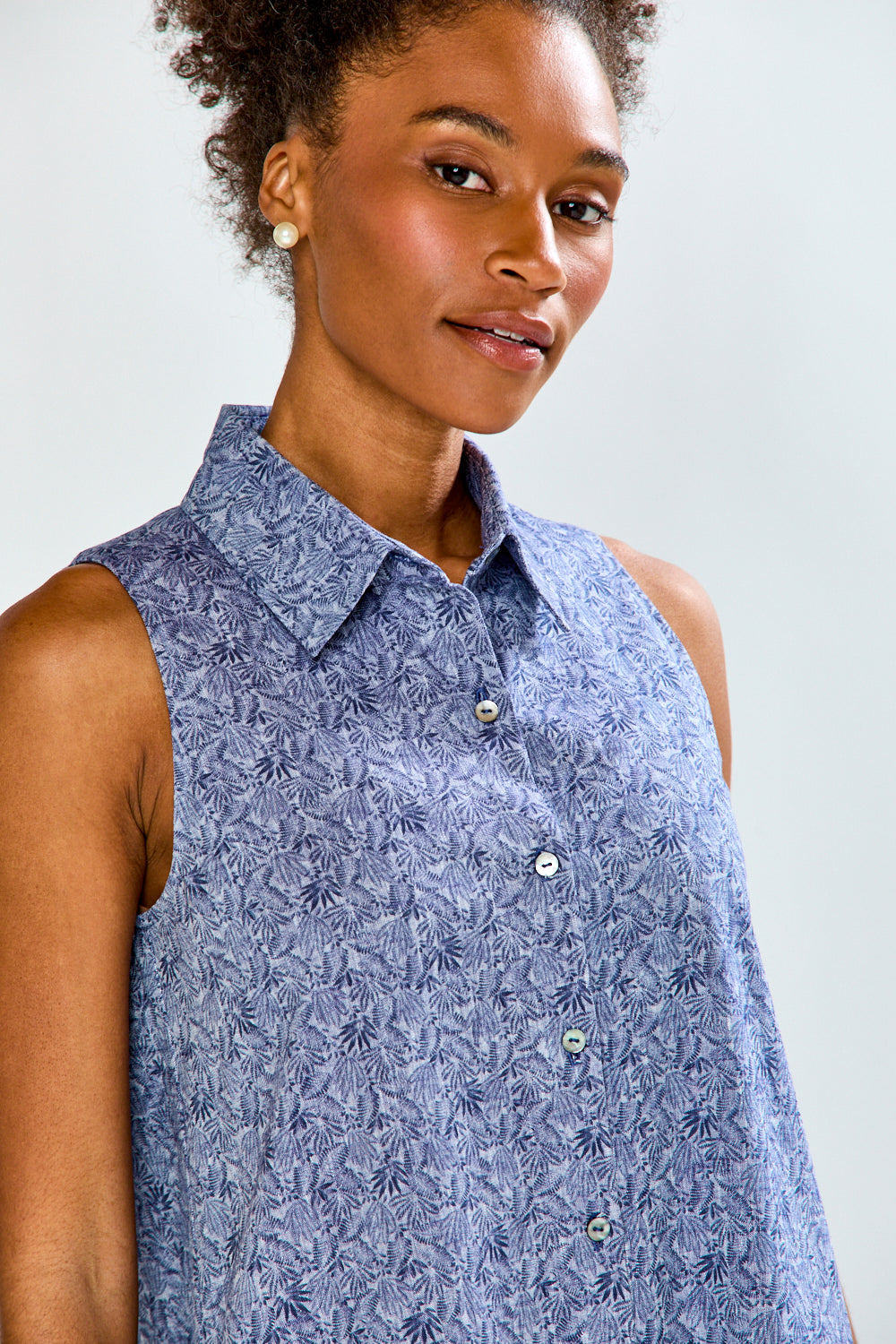 The Sleeveless Hollie in Ink Leaves