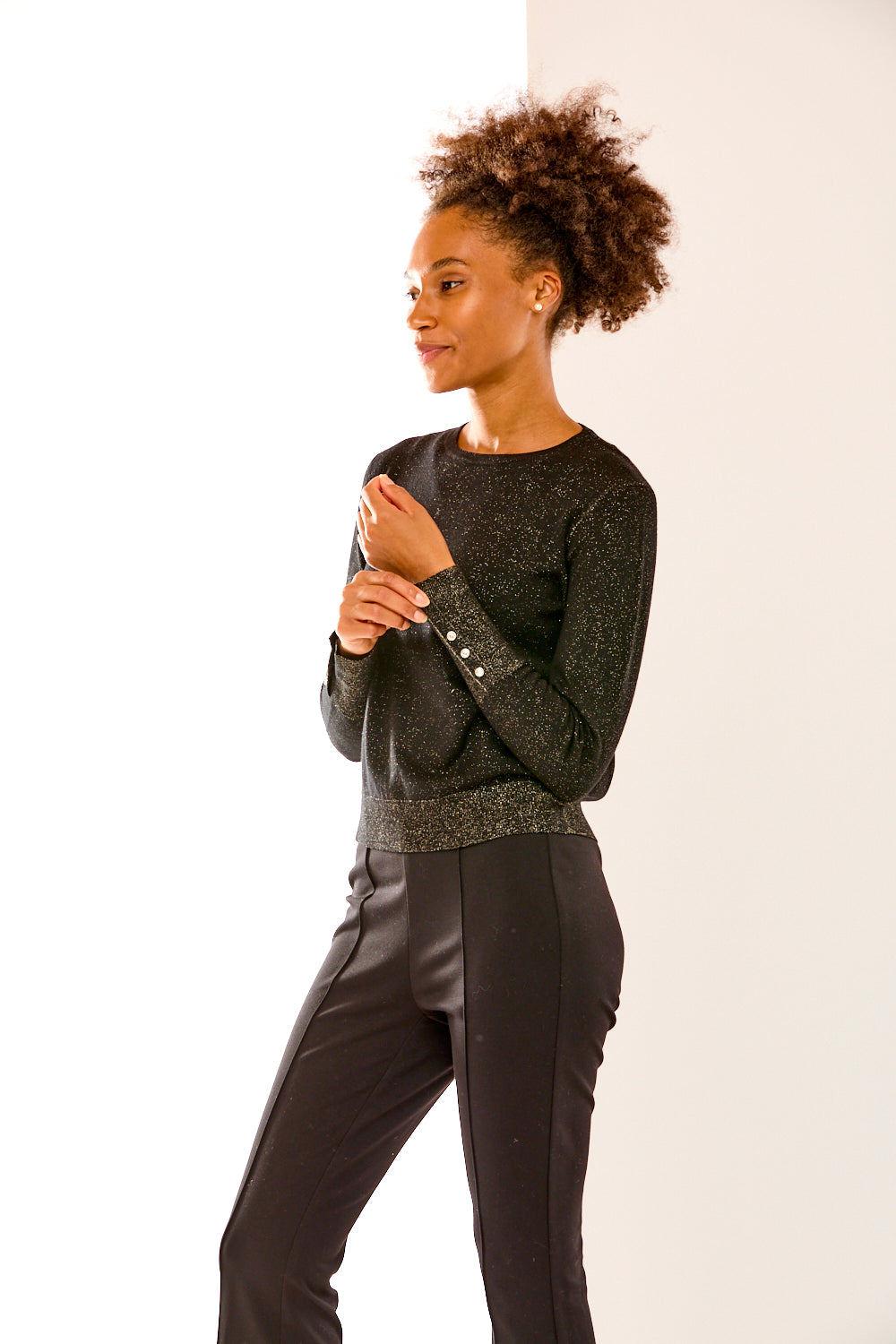 The lurex pullover in gold with button cuff