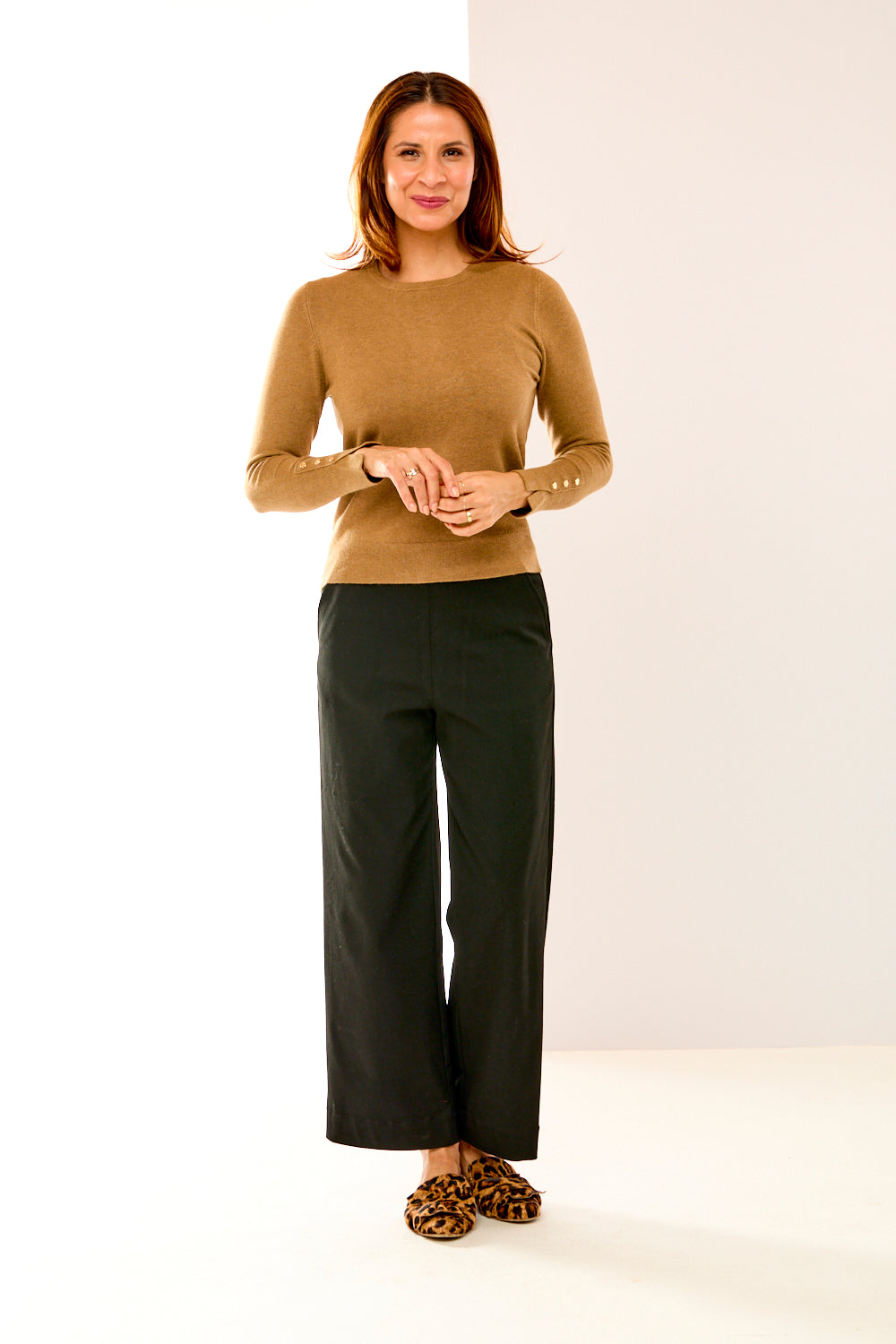 Crew Pullover With Button Cuff Slit in Toffee