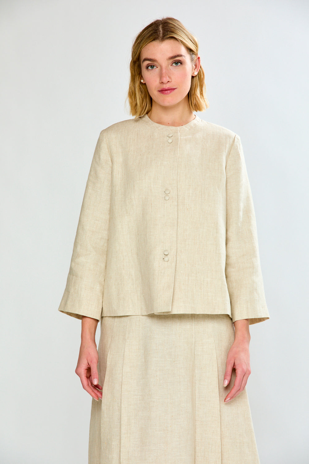 Woman wearing The Conway Jacket in Linen