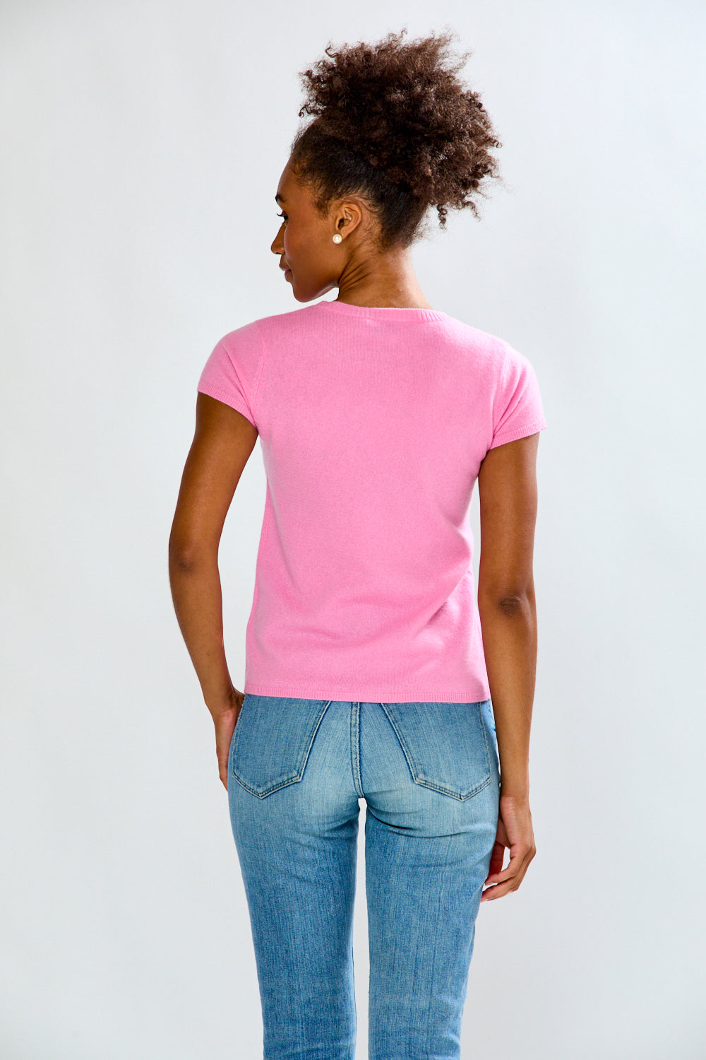 woman in pink t-shirt