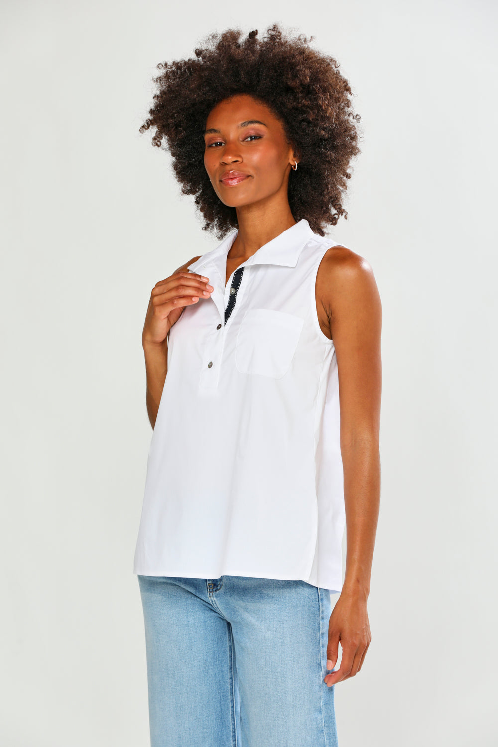 The Sleeveless Short Daniella in Cotton in White