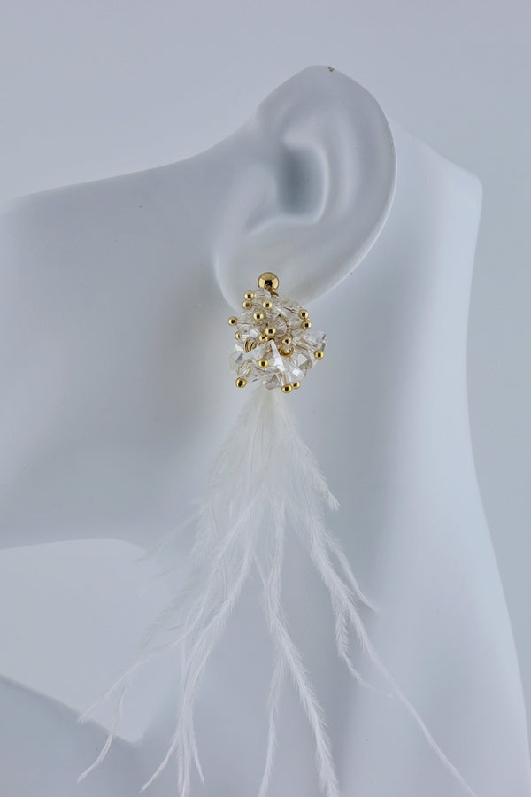 Earring with feather and crystal detail