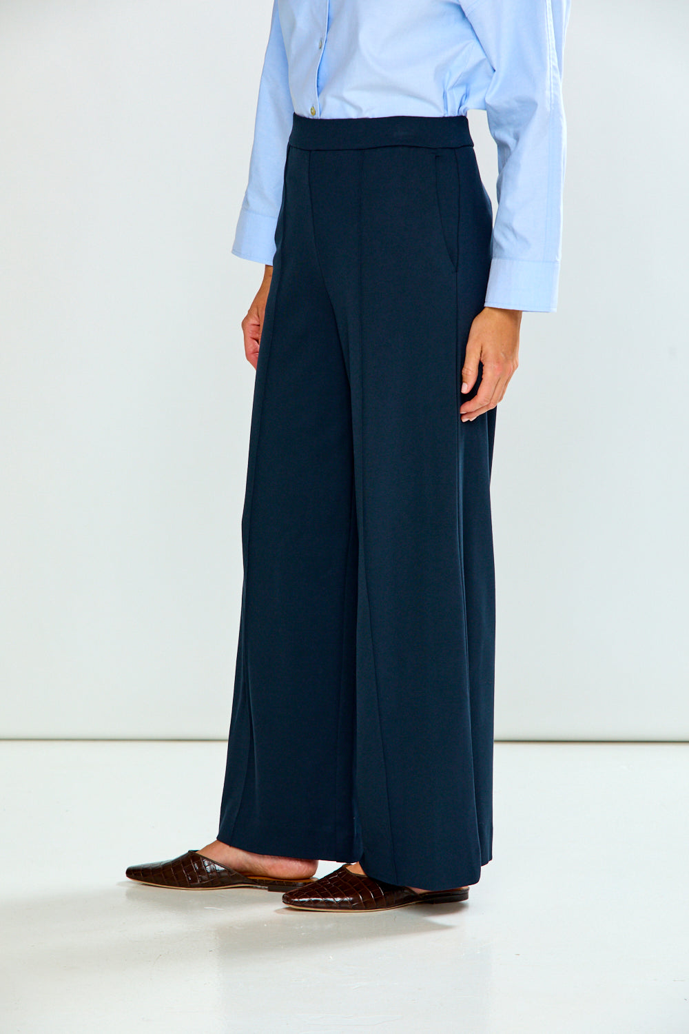 The Shira Pant in Ponte in Navy