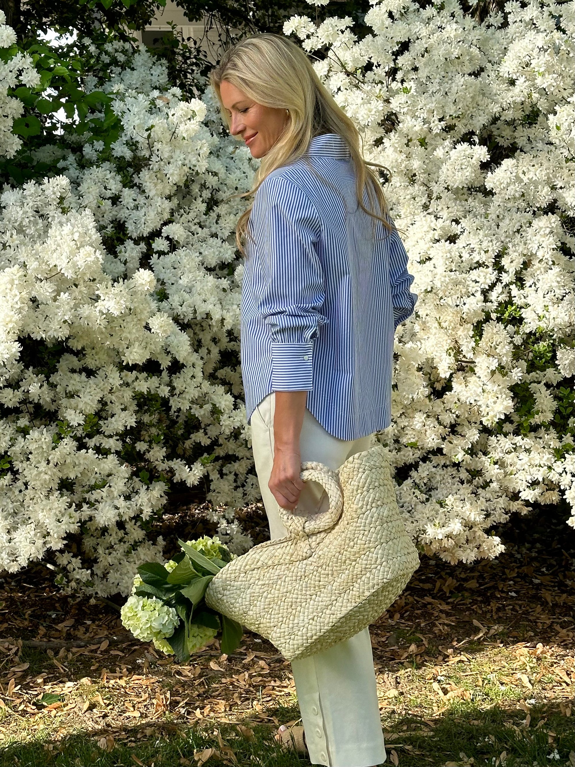 Ring handle tote