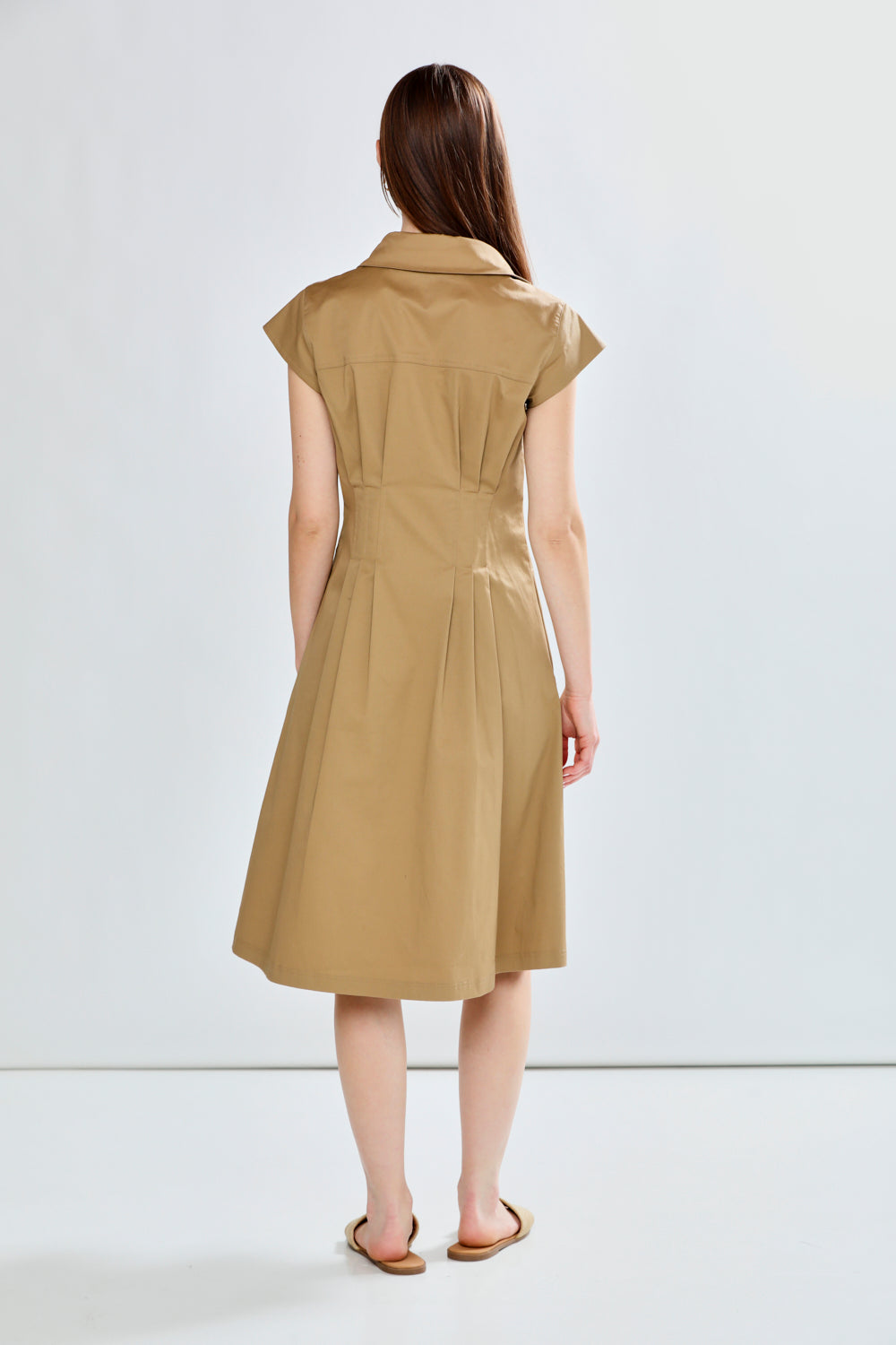 Woman wearing KAILYN DRESS - CAFE AU LAIT