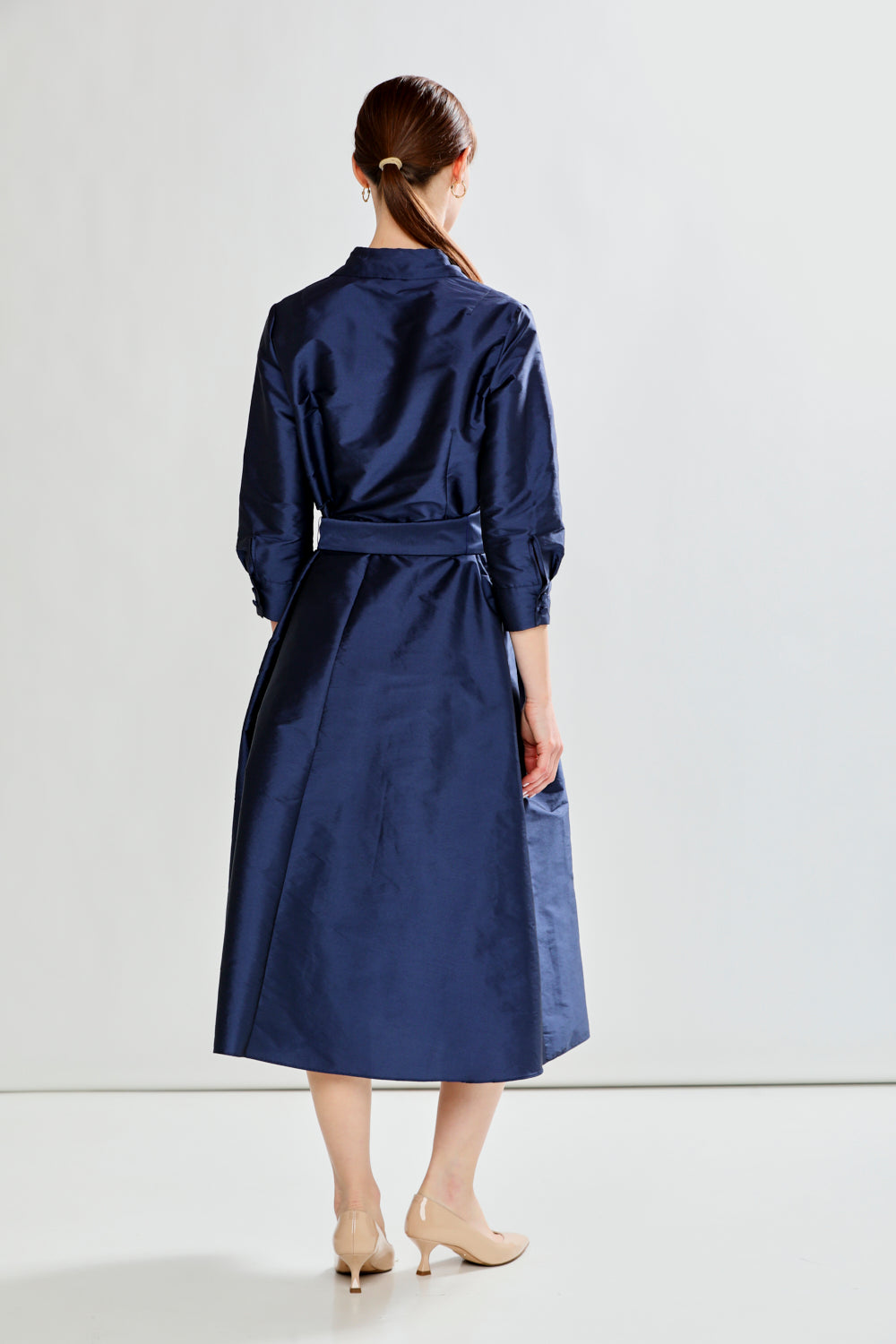 Woman wearing The Ainsley Dress - Navy (New SKUs)