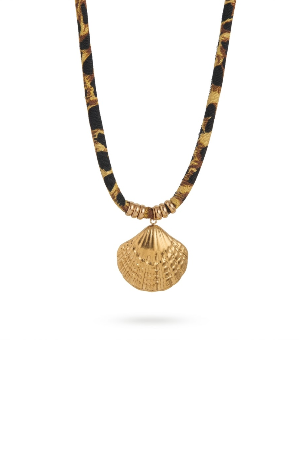 SHELL CORD NECKLACE in Gold