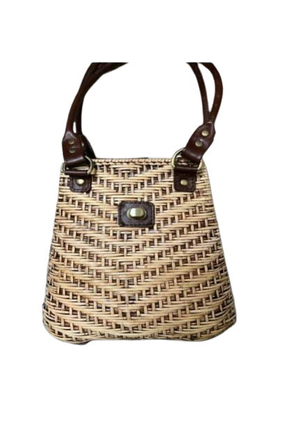 Rattan handbag with leather strap