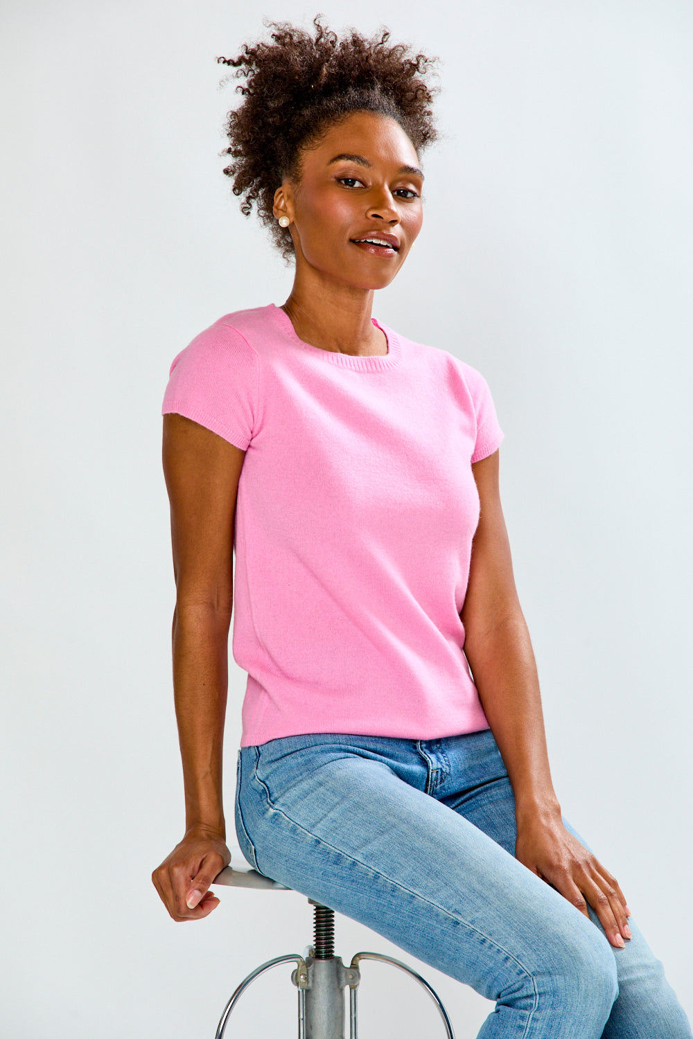 woman in pink t-shirt