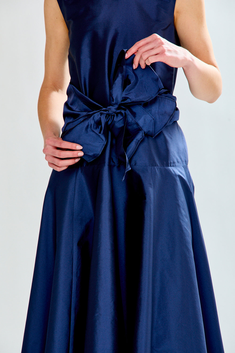 The Lorelai Dress in Navy – Sara Campbell