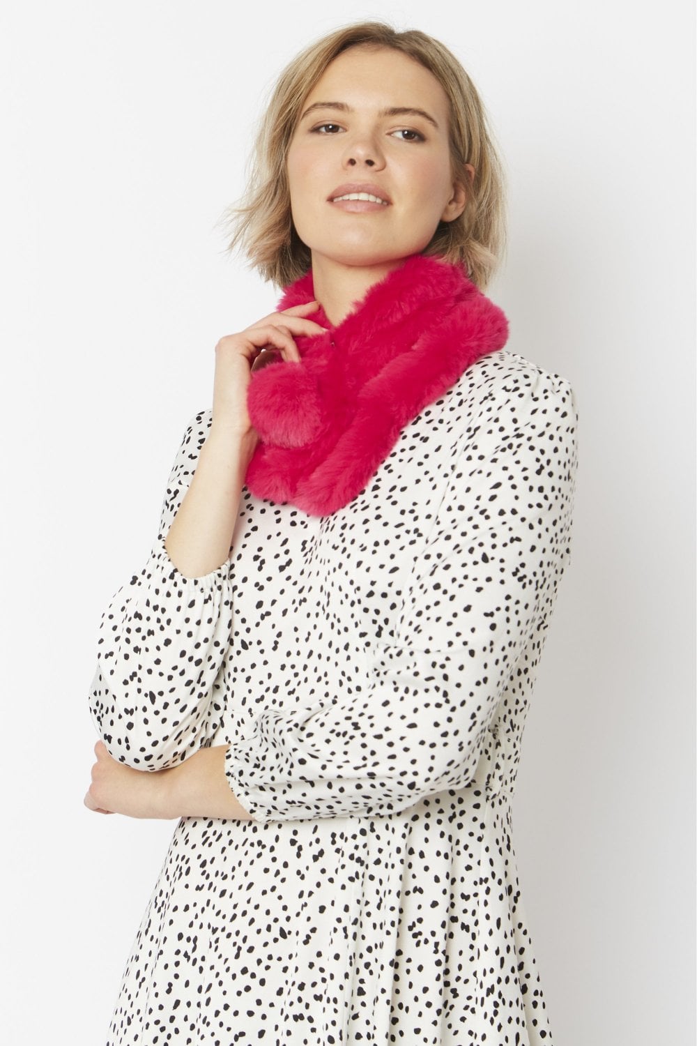 Faux fur scarf in pink