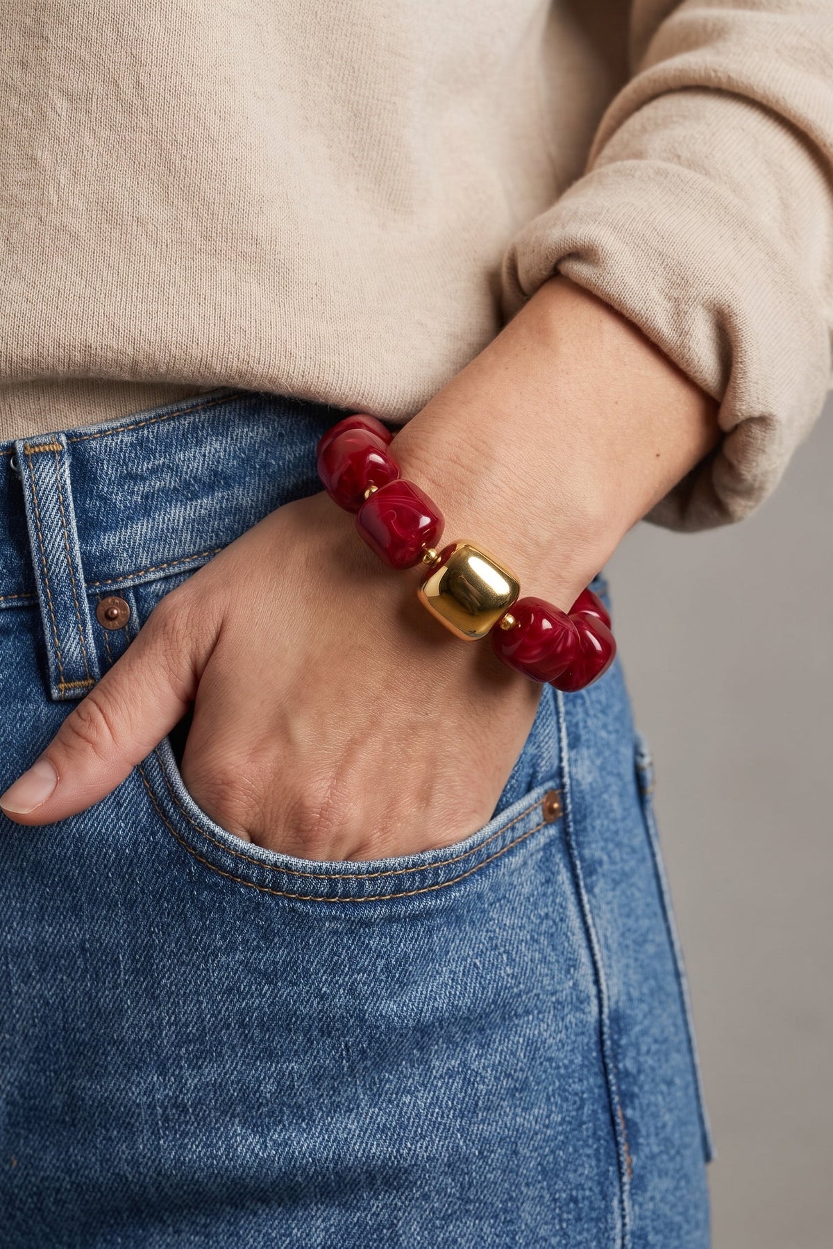 The Tessa Puffy Square Bracelet Red